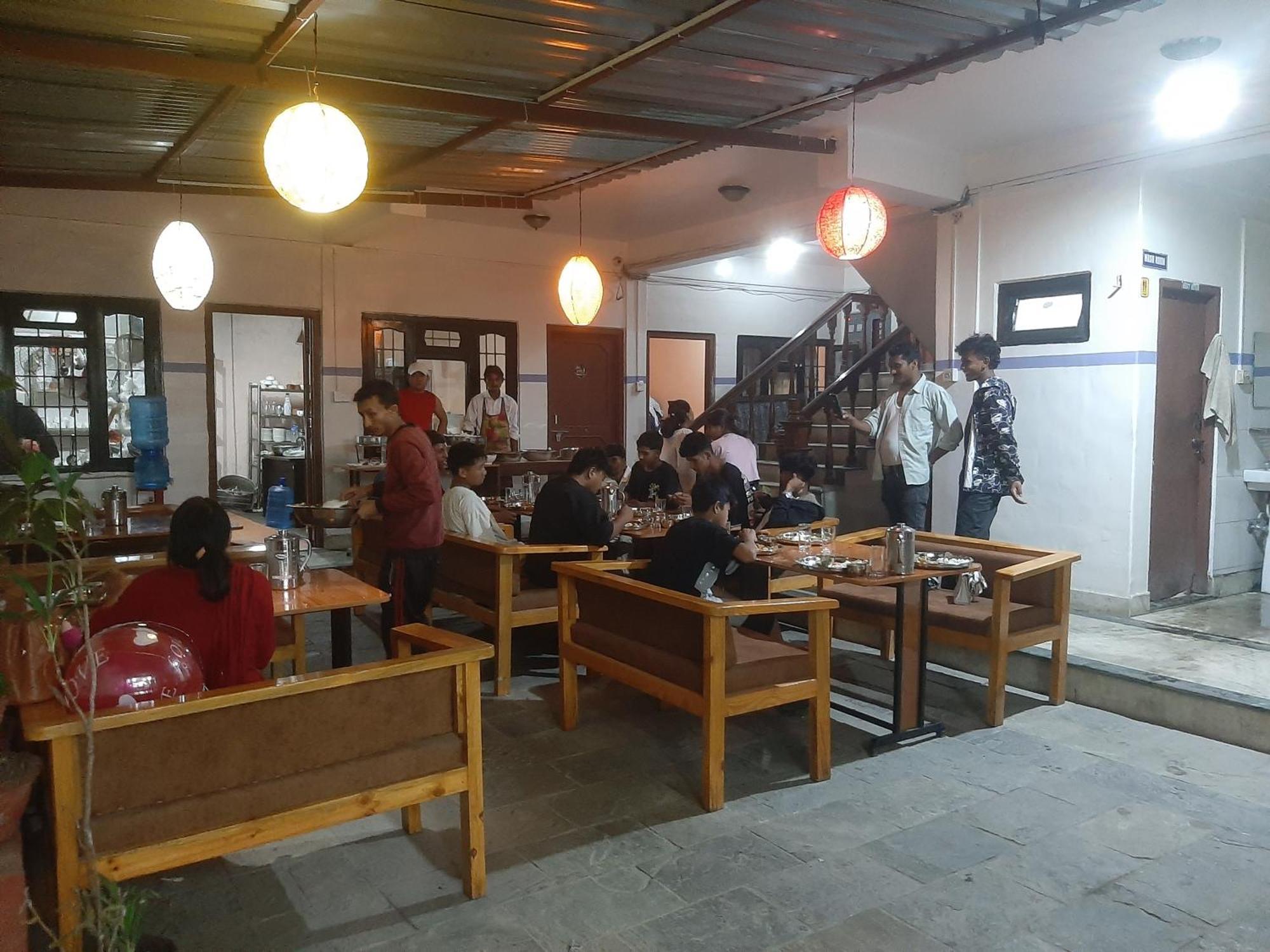 Hotel Lake N Yeti Pokhara Exterior foto